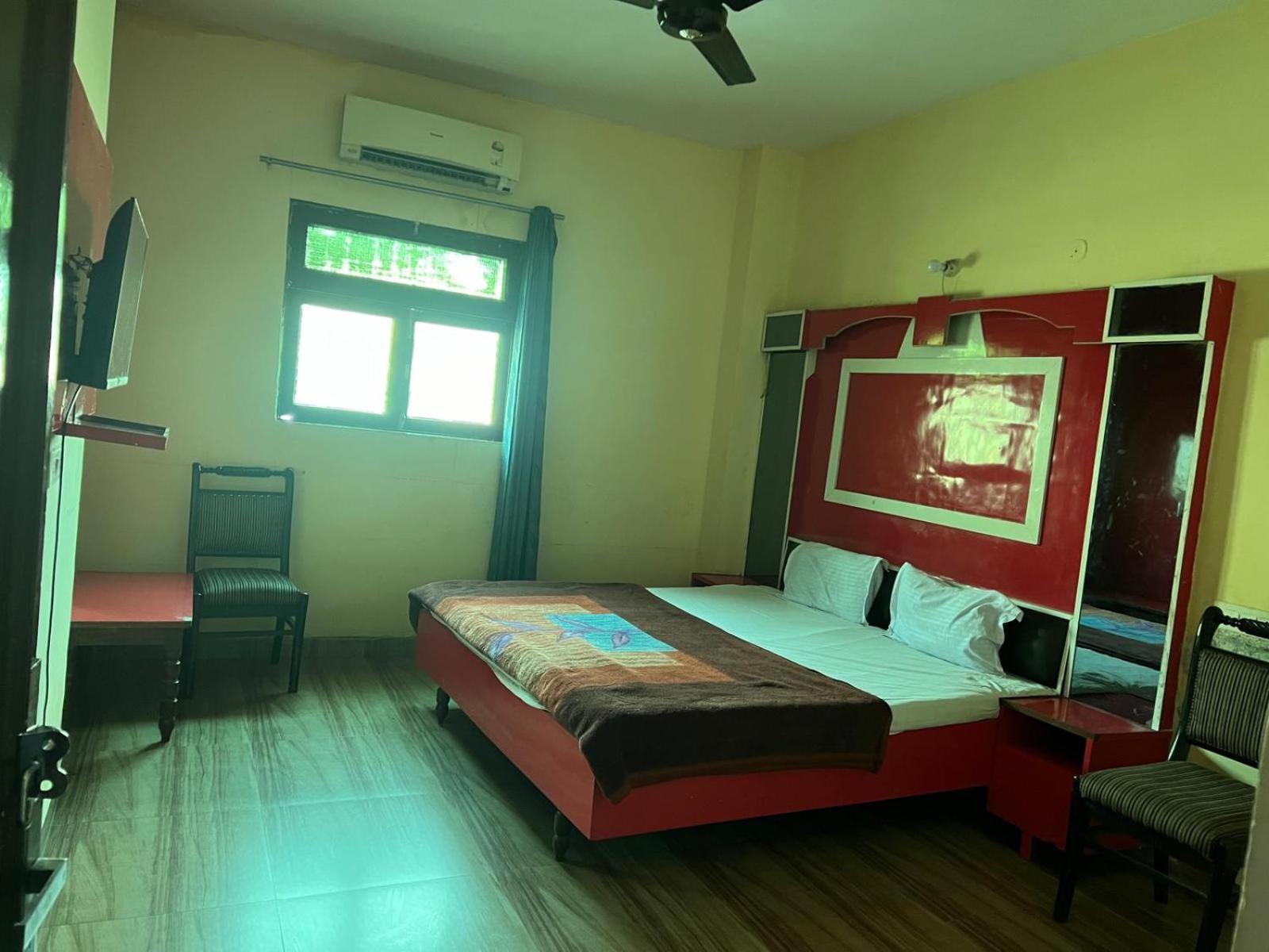 Hotel Skylark Amritsar Exterior photo