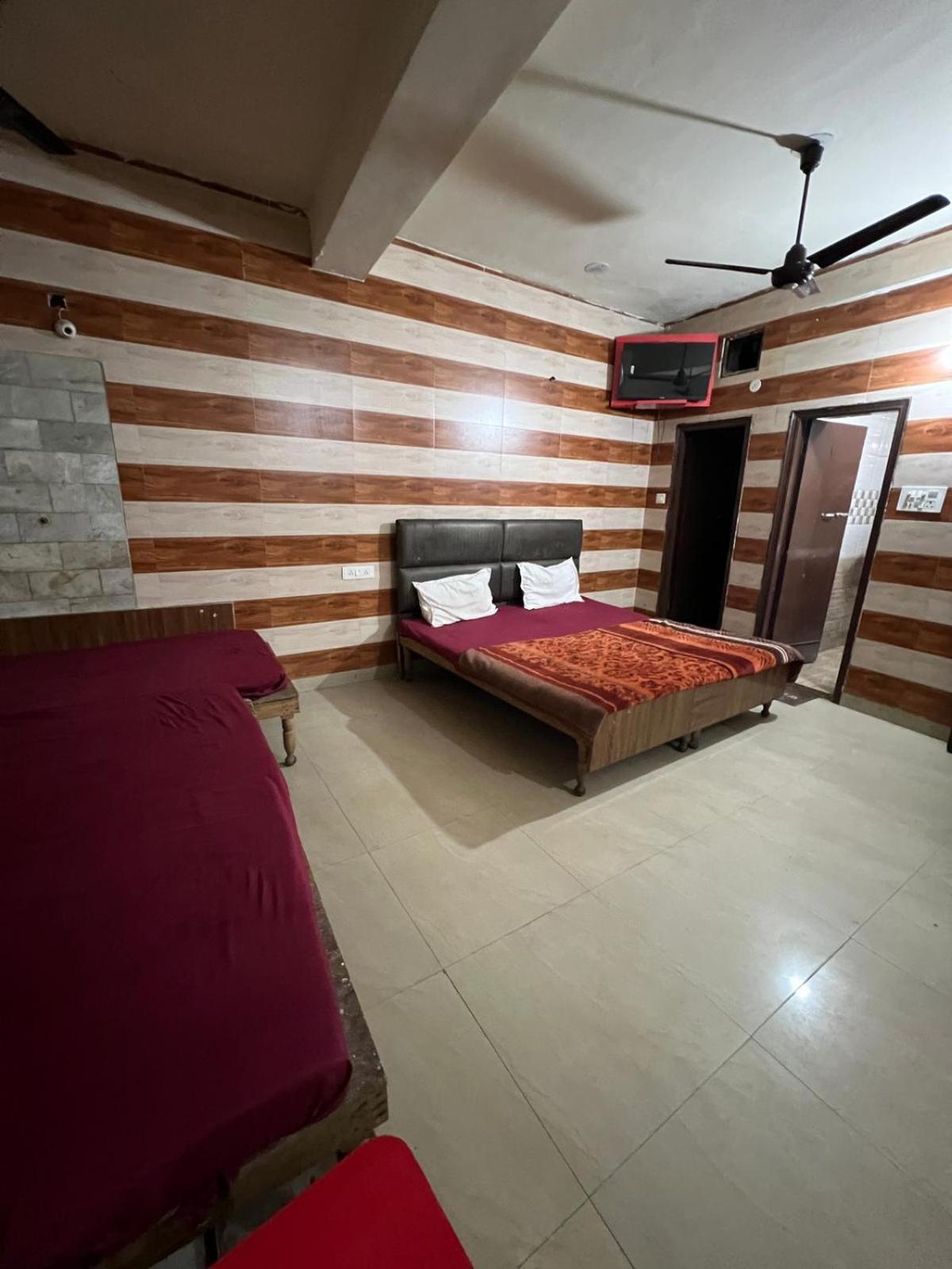 Hotel Skylark Amritsar Exterior photo