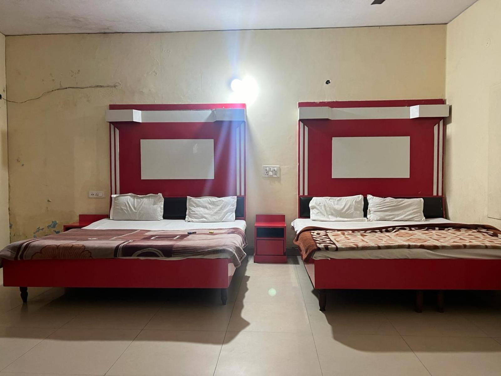 Hotel Skylark Amritsar Exterior photo